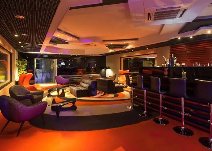 Отель Hf Fenix 4*